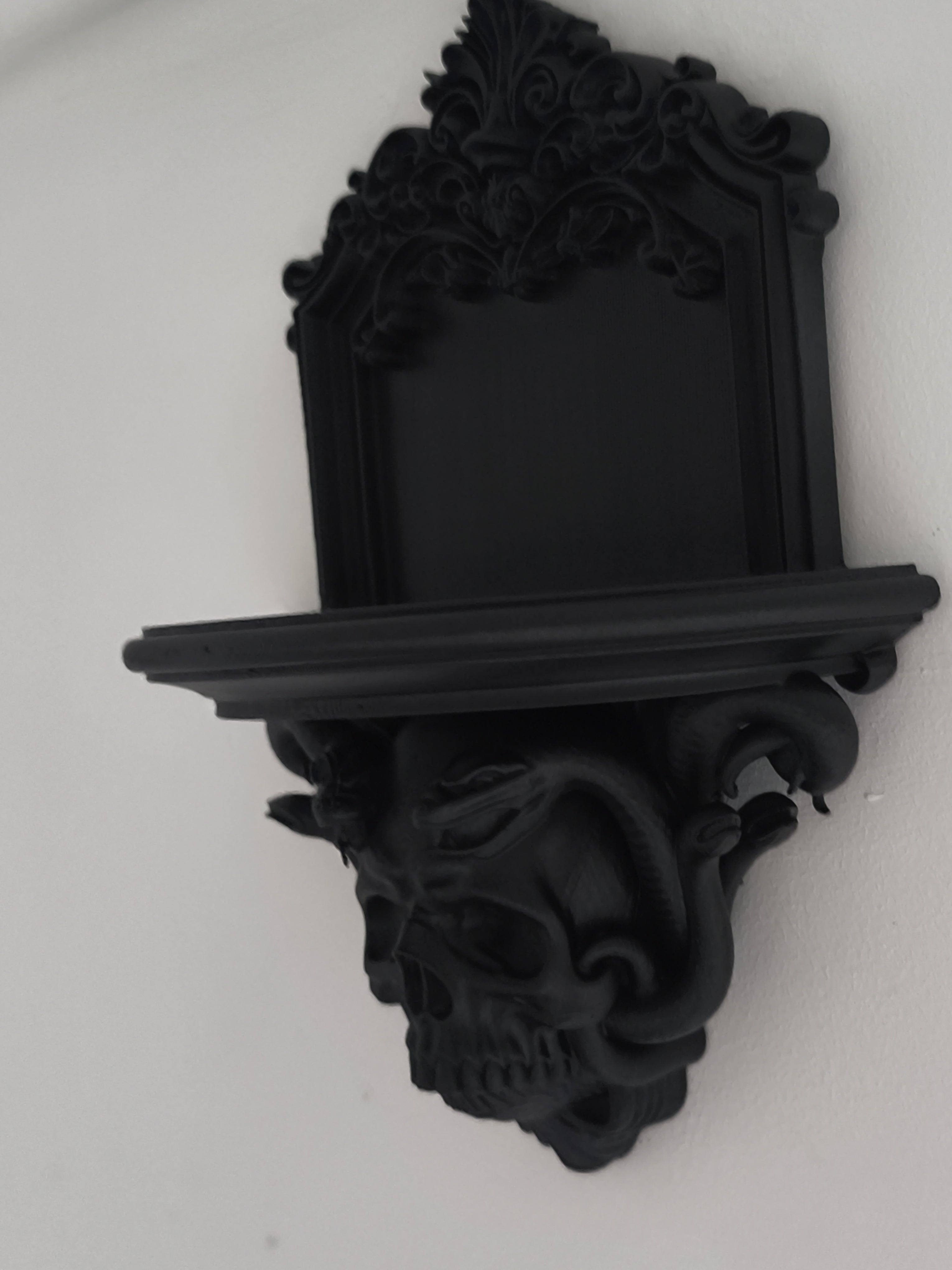 Etajera Perete Stil Gotic Craniu